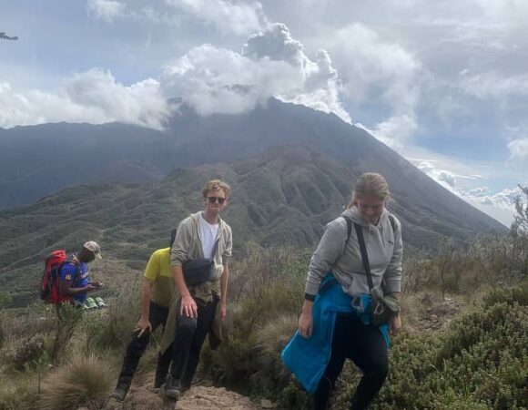 4 DAYS MOUNT MERU TREKKING