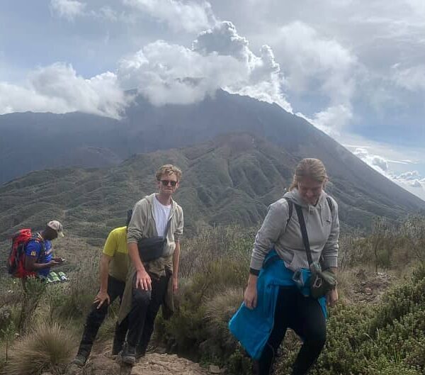 4 DAYS MOUNT MERU TREKKING